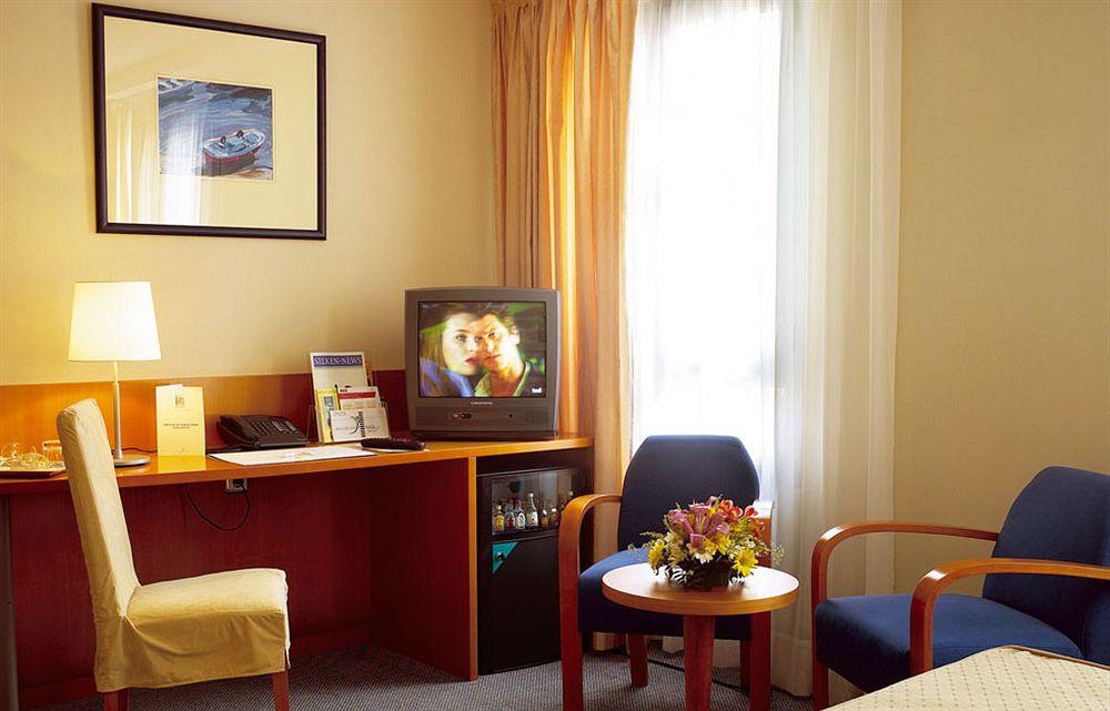 Oca Villa De Aviles Hotel Oda fotoğraf